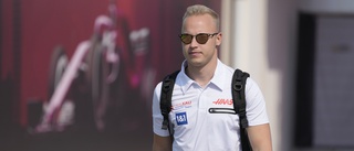 Ryske föraren stämmer F1-stallet