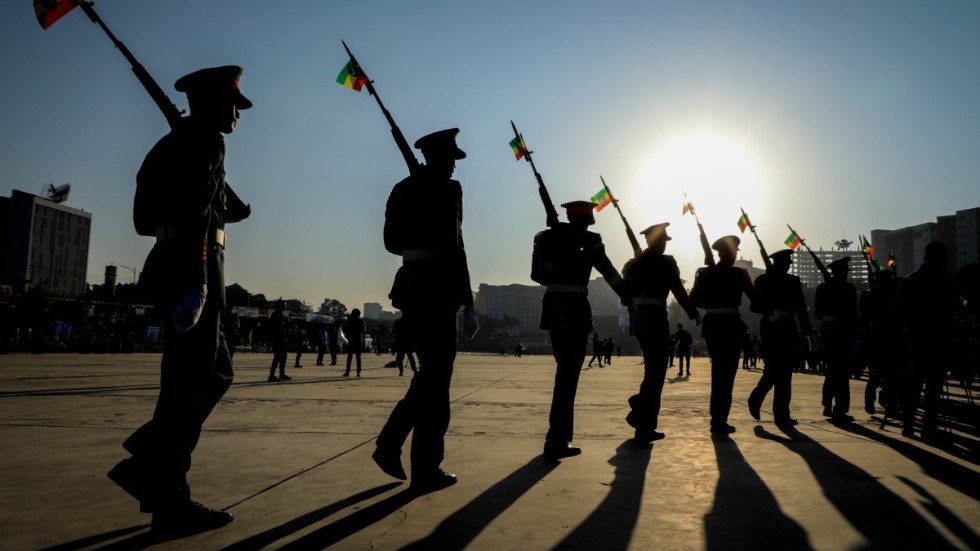 En etiopisk militärparad tidigare i höstas som genomfördes i huvudstaden Addis Abeba till stöd för landets samlade försvarsstyrkor. Arkivbild.