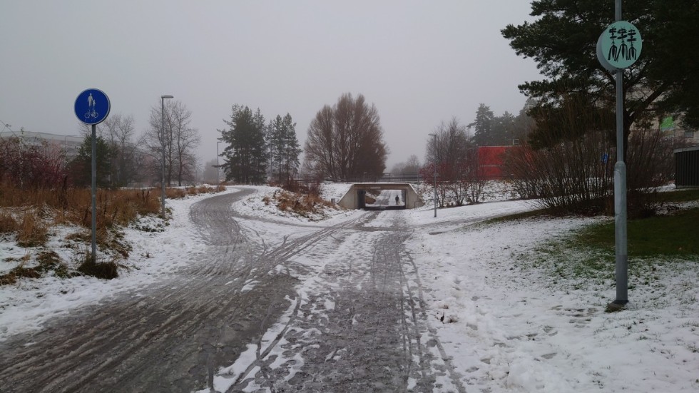 Polisen larmades till Skiftinge under fredagskvällen sedan en man blivit skjuten.