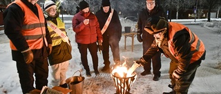 Vintersolståndet firades med tända ljuslyktor