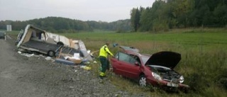 Husvagn totalförstörd vid olycka