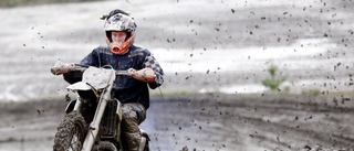 Johan säljer sin motorcykel för att hjälpa Puffen