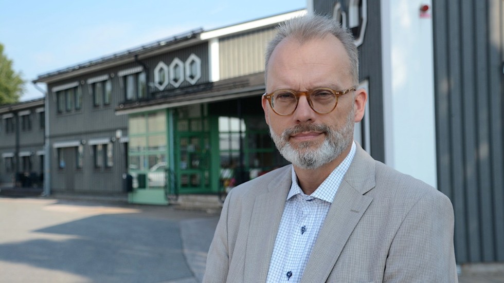 Tekniska verken höjer 3,5 procent, Stockholm Exergi med 8 procent. Olle Fogelin vd VEMAB är nöjd med nivån Vimmerby hamnar på. "Jag tycker det är glädjande att vi kan hålla det så lågt", säger han.