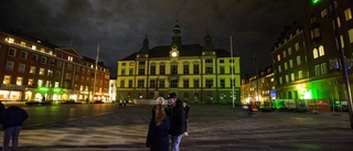 Mörk timme firas på Fristadstorget