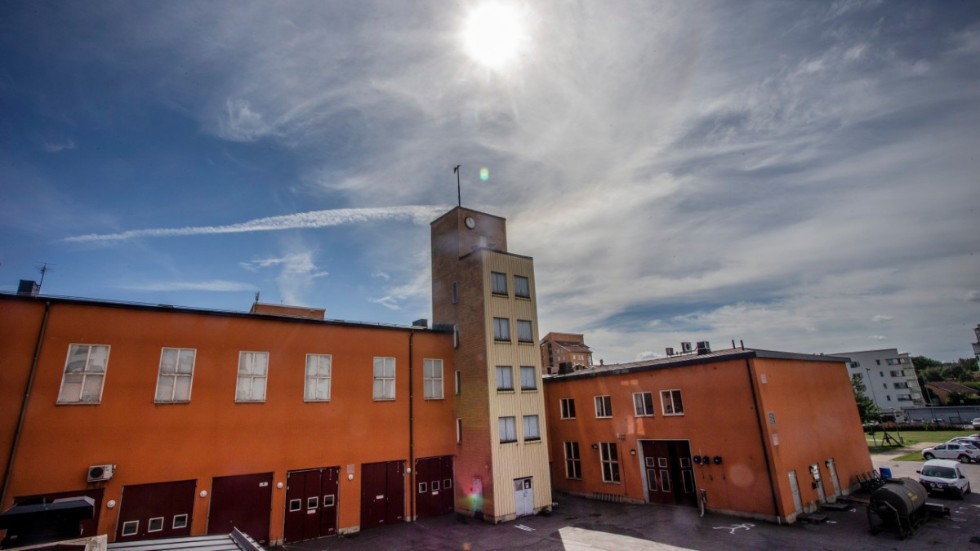En välkänd byggnad i Norrköping, som tjänat som brandstation i över 80 år. Snart ersätts den.