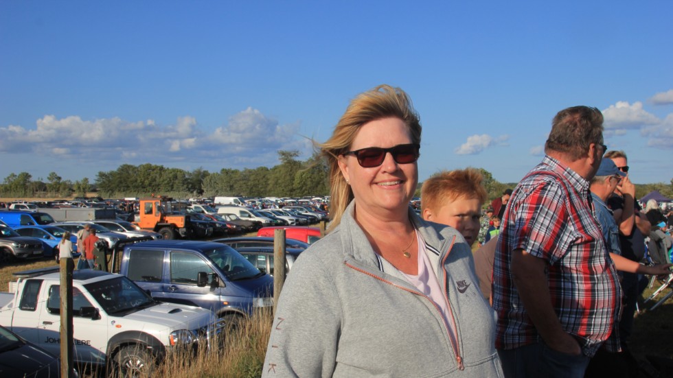Marica Ahlgren har varit på tractorpulling flera gånger tidigare. Hon är en av alla besökare som tycker det är särskilt roligt med de riktigt stora traktorerna.