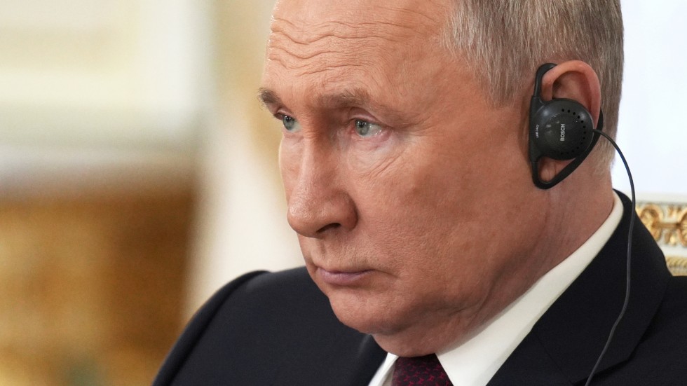 Rysslands president Vladimir Putin pratade på lördagen med reportrar i S:t Petersburg. Arkivbild.