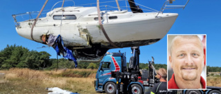 Den grundstötta segelbåten utanför Fårö har bärgats