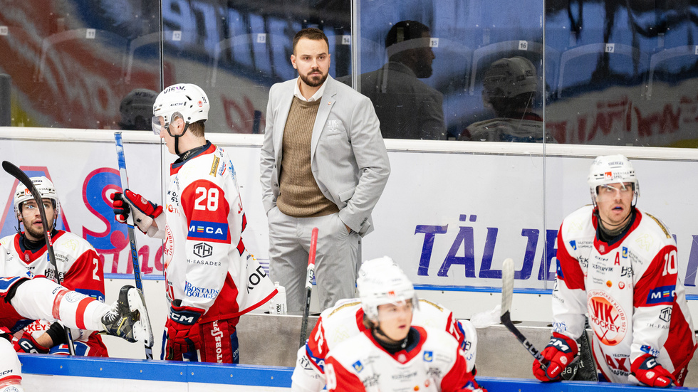Joakim Hagelin och hans VIK-lag föll borta mot BIK Karlskoga på onsdagen.