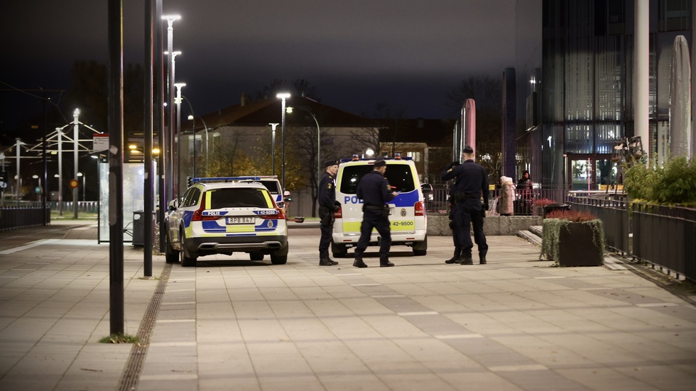 Flera polispatruller var på plats i Hageby under onsdagskvällen efter att ett bråk brutit ut vid Hagebygatan.