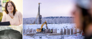 Ung man fick frätande cementpulver i ögonen på stålverksbygge