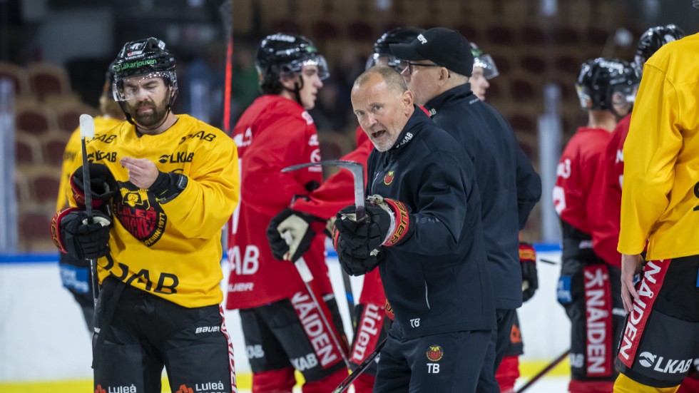Thomas Berglund berättar om vilka som ingår i kaptensgruppen under säsongen 23/24.