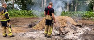 Räddningstjänsten ryckte ut till komposthög efter larm om brand