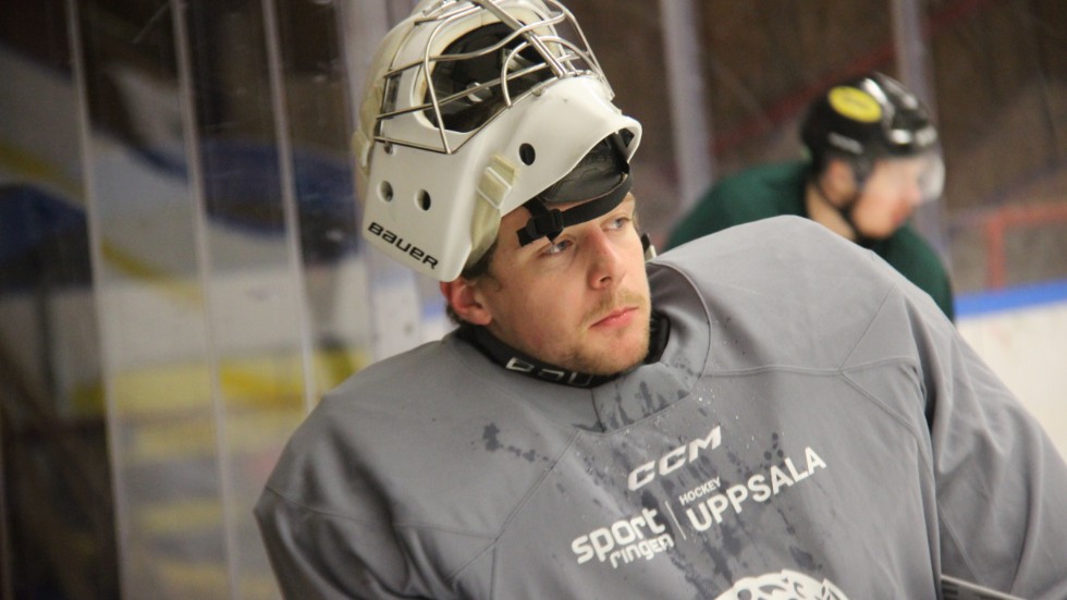 Jonas Eneroth var spelklar för ESK i bortapremiären mot Hanviken i Hockeyettan. Han gjorde 40 räddningar, men det hjälpte inte utan ESK förlorade sin nionde raka match sedan säsongsstarten, den andra raka i serien.
