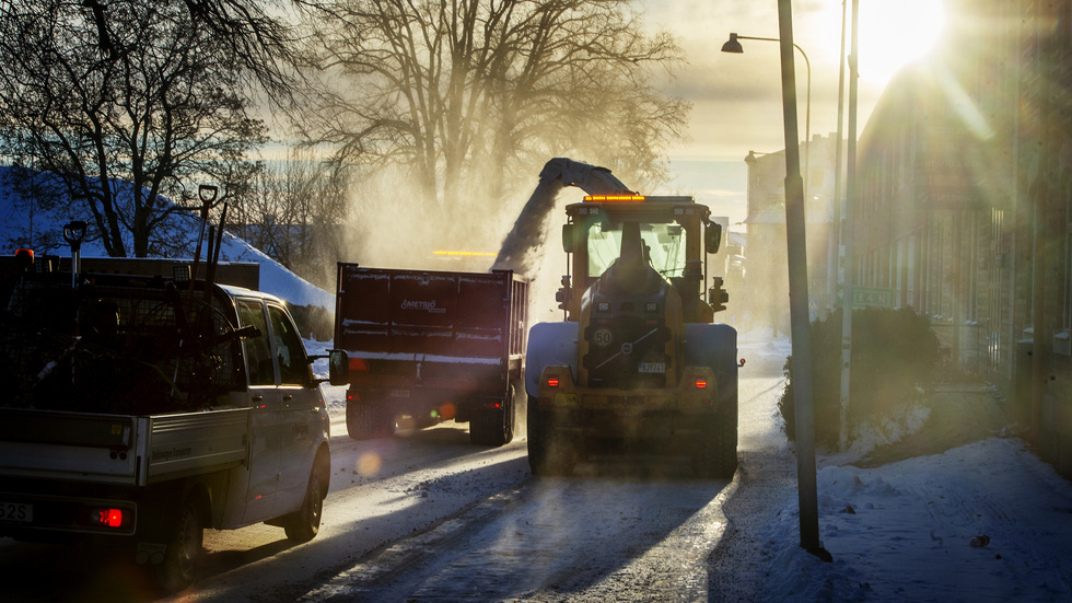 Här försvinner snövallarna från Nyköpings gator.