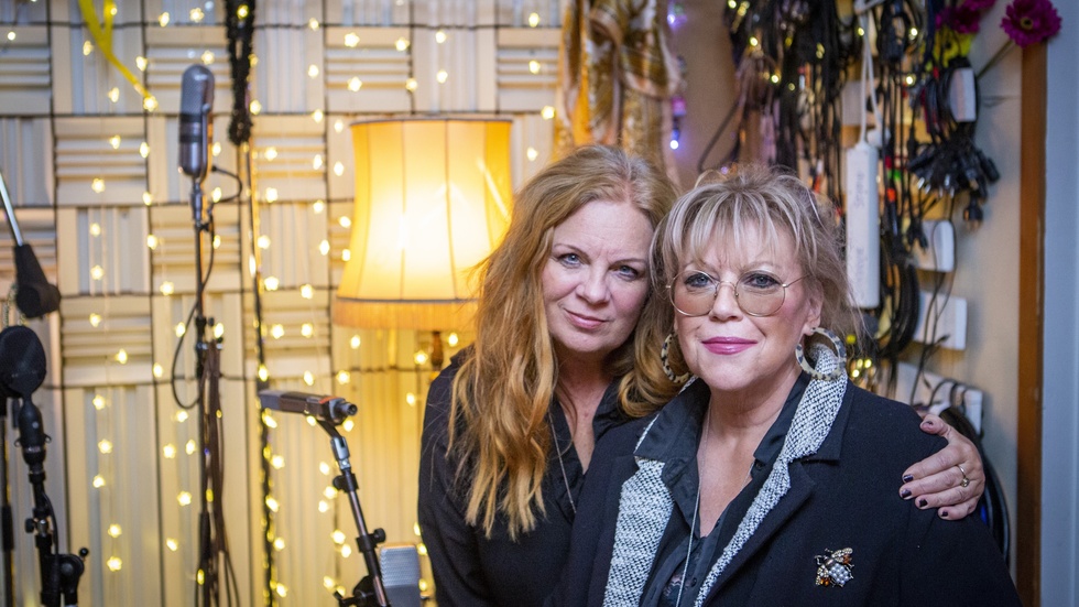 Annelie Roswall och Marie Nilsson Lind inför återföreningen Ainbusk X3 i november förra året. Efter tillkännagivandet sålde den första föreställningen i Visby domkyrka slut och extraföreställningar sattes snabbt in.