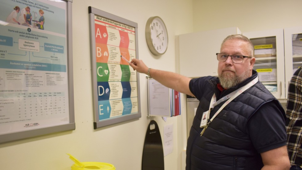 Ferenc Sari, verksamhetschef på akuten i Skellefteå, berättar om problemen med it-attacken. Arkivbild.