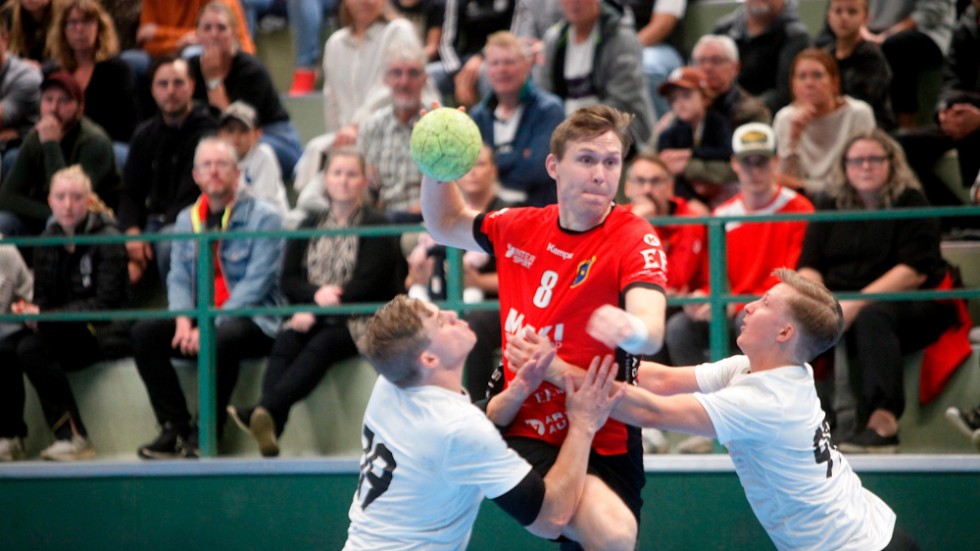 Viktor Berg von Linde och EHF har fått en oväntad returbiljett in i striden om seriesegern. Seger ikväll mot Uppsala kan bära till allsvenskt spel.