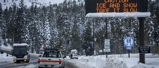 Skyfall, intensivt snöfall och jordskred väntas: Nödläge i stormdrabbat Kalifornien