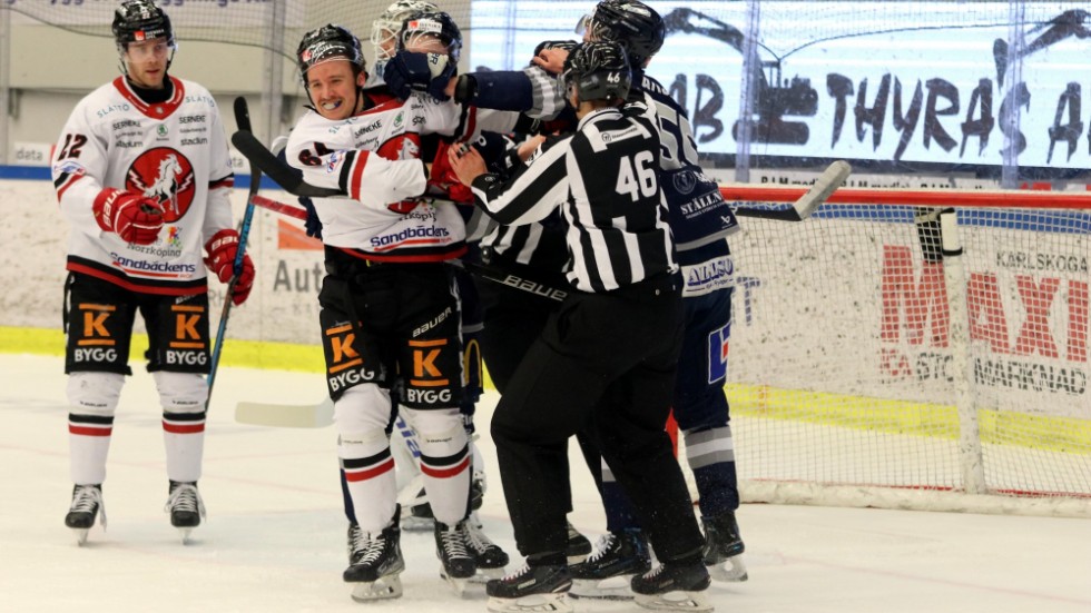 Rasmus Kahilainen spelade förra säsongen i Vita Hästen. Beskrivs bland annat som en retsticka.
