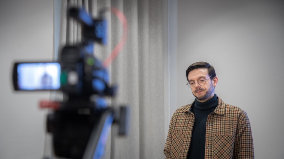 Det handlar om helt normala skolor med 300 till 400 elever, det är inte utbildningsfabriker vi hänvisar barnen till, säger Elias Aguirre (S) ordförande i barn- och ungdomsnämnden.