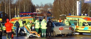 Tre kvinnor skadades i trafikolycka