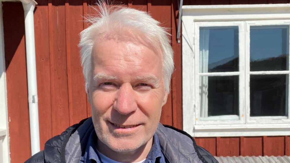 SN-reportern Tommy Kägo belönas för sina granskningar av socialdemokratin i Oxelösund. Priset har instiftats för att uppmärksamma god journalistik.