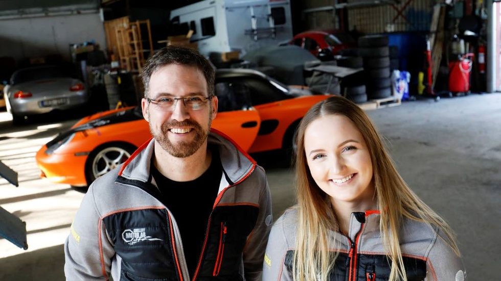 Taggade. Mattias Åkerberg och  Nicole Käller-Dahllöf kommer köra i klassen Porsche Sport Cup Scandinavian, klass 8 B.