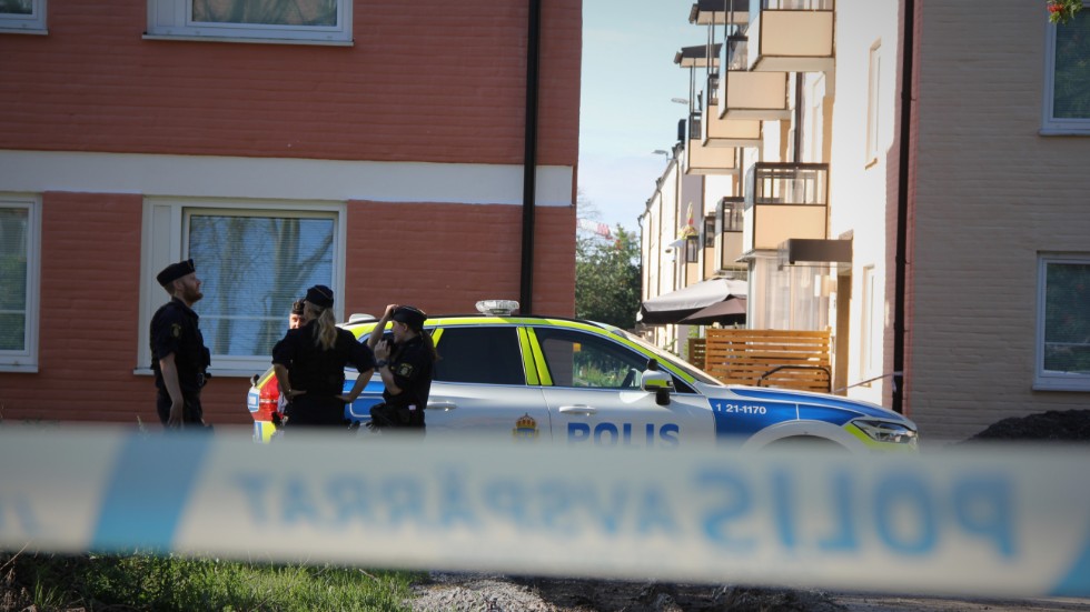 På torsdagsförmiddagen var området fortfarande avspärrat.