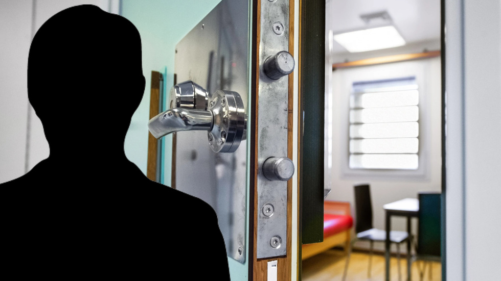 En tonåring från Enköping har häktats misstänkt på sannolika skäl för att ha förberett en mordbrand i Stockholm. Han är elev på Westerlundska gymnasiet. 
