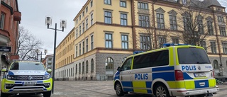 Rånade man på guldkedja utanför Gallerian – får fängelse