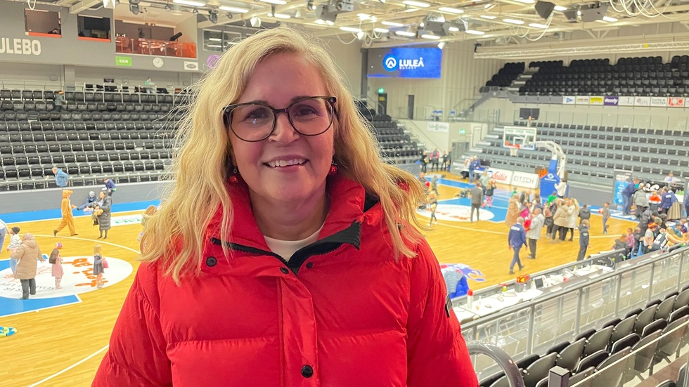 Helena Eriksson och övriga styrelsen har fått kliva in operativt under klubbdirektörens sjukskrivning – i en ansträngd ekonomisk tid.