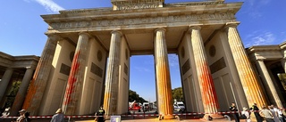 Brandenburger Tor målades röd i klimatprotest