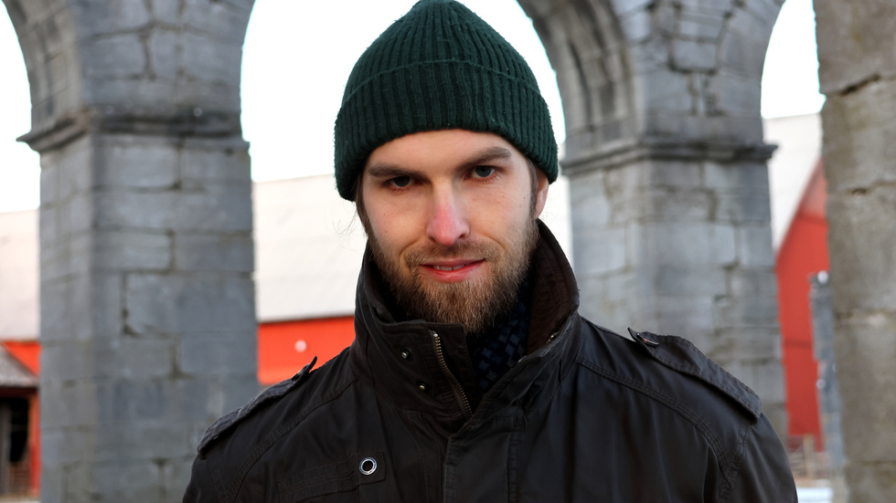 Nils Östbrant driver Galleri Apoteket på Roma kungsgård. När Romateatern nu åtminstone tar en paus är han sugen på att göra ruinen till en musikscen. 