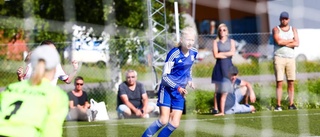 Flicklagen mot slutspel i Gothia-Cup