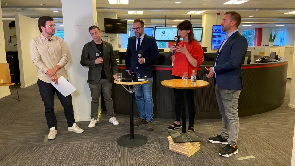 Valdebatten på Eskilstuna-Kurirens redaktion livesändes på ekuriren. Här ses debattledaren Johan Kindmark, Jimmy Jansson (S), Jari Puustinen (M), Maria Chergui (V) och Kim Fredriksson (SD).