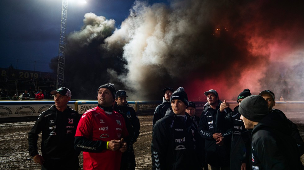 Tisdagens tänkta SM-semifinal fick ställas in. Nu meddelar klubbarna att ett nytt försök görs i Eskilstuna på måndag.