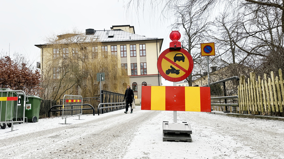 Trafik omdirigeras med infart via slussbron, från Kanonhusholmen.