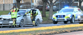 Personbilar kolliderade på riksvägen