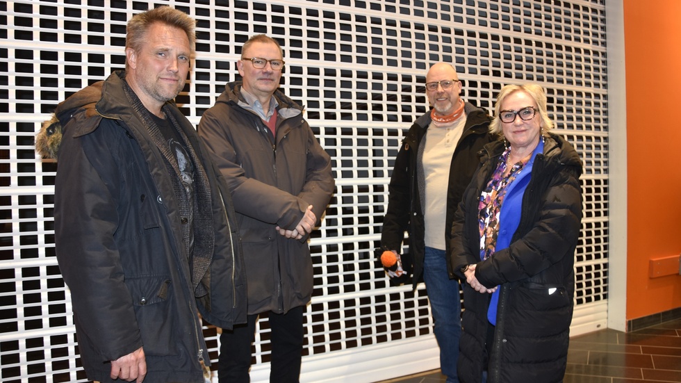 Mikael Engren, vice kommunalråd, S, Sven Nordlund, Mp, Robert Fredriksson, C och Susanne Andersson, kommunalråd S, när de presenterade planerna på ett informations- och utvecklingscenter i gallerian.