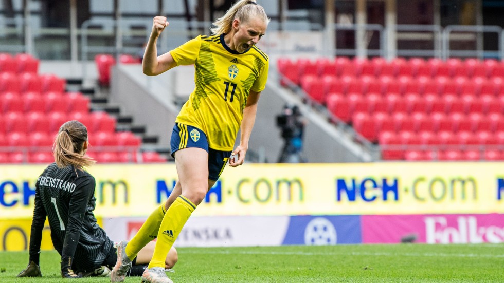 Stina Blackstenius jublar efter att ha gjort matchens enda mål mot Norge. På tisdagen väntar Australien i den sista landskampen inför OS i Tokyo.