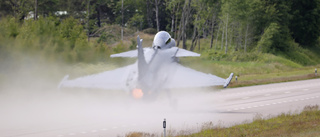 Gripenplan gled av banan i kraftigt regn