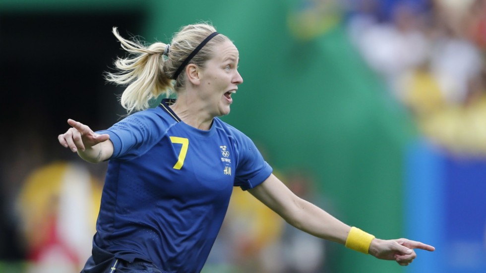 Lisa Dahlkvist firar ett straffmål i OS-semifinalen mot Brasilien 2016. Arkivbild.