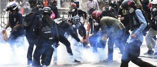 Tårgas mot demonstranter i Bangkok