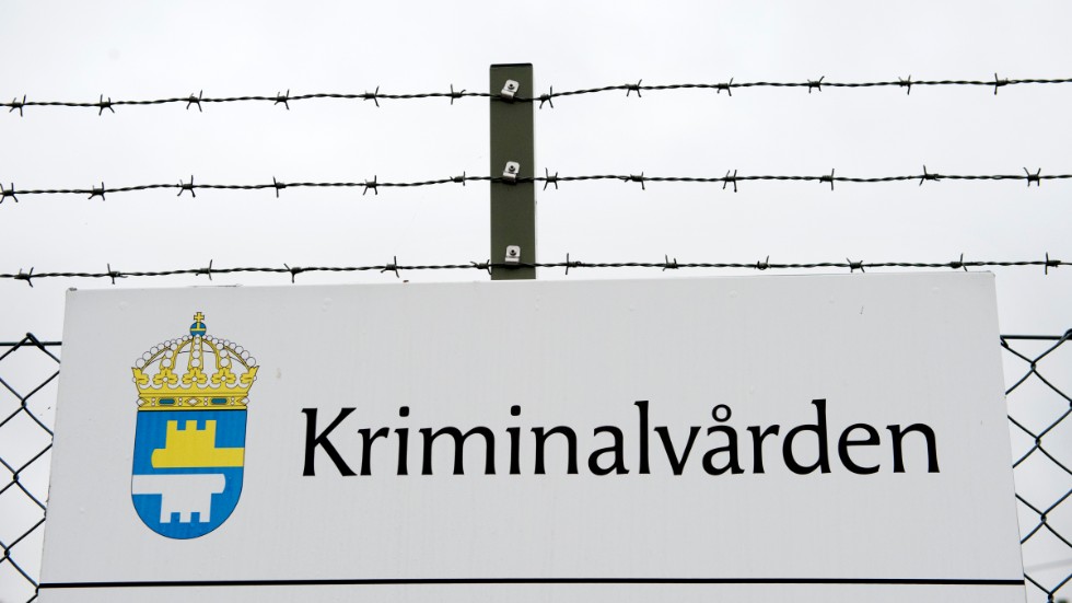 Kriminalvårdens skylt utanför anstalten i Mariefred . Arkivbild.