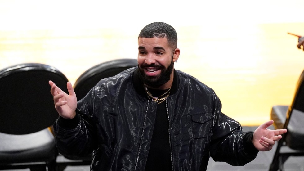 Drake behöver ta hand om sin hälsa efter "galna problem" med magen, hälsade rapparen i fredags. Arkivbild.