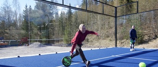 De var först att spela på nya padelbanan i Blåvik