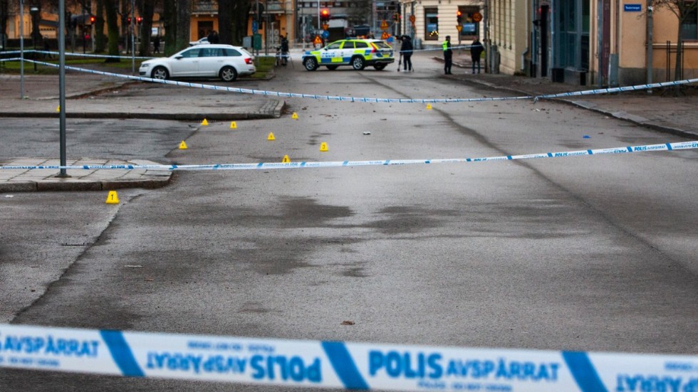 Att hellre knyta näven i fickan än att säga ifrån. Det är vad flera regeringar och ledande politiker praktiserat i årtionden.