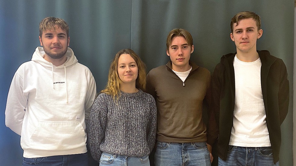 Re Glass UF, bestående av Elias Hölttä, Ida Barck, Oliwer Fahlstedt och Folke Nyberg, är ett av de gotländska UF-företag som kan vinna pris under SM-final på tisdagen. 