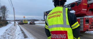 Bil körde av vägen utanför Gnesta – ett barn inblandat